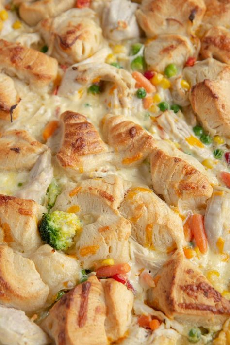 Bubble Up Chicken Pot Pie Casserole - Happy Homeschool Nest Chicken Pot Pie Bubble Up Casserole, Bubble Up Chicken Pot Pie, Bubble Up Chicken, No Bake Chocolate Eclair Cake, No Bake Chocolate Eclair, Runza Casserole, Homemade Pot Pie, Hawaiian Ham, Ham And Swiss Sliders