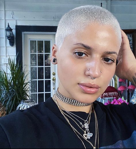 Low Cut Hairstyles, Buzzcut Women, Short Bleached Hair, Pixie Haircut Fine, Buzzed Hair Women, Haircut Fine Hair, Big Chop Natural Hair, Buzz Cut Women, Short Layered Bob