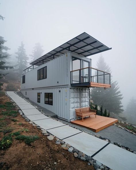 Cargo Container House, Sun House, Cabin Tiny House, Storage Container Homes, Container Ideas, Tiny House Loft, Container Buildings, Cargo Container, Unusual Buildings