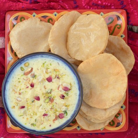 Lord Krishna had fondness for items prepared with milk like ghee, makhan and kheer, so let us also feast up on some Kheer Poori today. #Recipe Kheer Puri Images, Janmashtami Food, Eid Recipes, Kheer Recipe, Eid Food, Puri Recipes, Traditional Dishes, India Food, South Indian Food