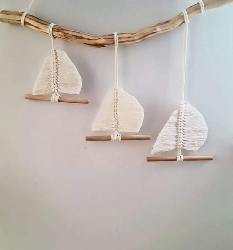 Thread Craft, Simpul Makrame, Pola Macrame, Macrame Knots Pattern, Macrame Wall Hanging Diy, Macrame Wall Hanging Patterns, Rope Crafts Diy, Macrame Hanger, Driftwood Crafts