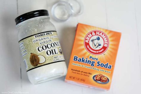 Baking Soda Coconut Oil, Natural Teeth Whitening Diy, Teeth Whiting At Home, Homemade Face Wash, Baking With Coconut Oil, Teeth Whitening Homemade, Teeth Whitening Diy, Diy Teething, Teeth Whitening Toothpaste