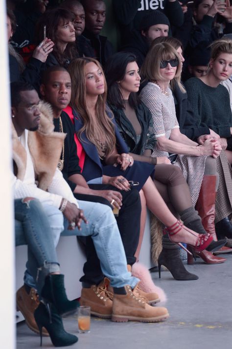 Yeezy Fashion Show, Row Aesthetic, Rihanna Kanye West, Kanye West Adidas Yeezy, Fashion Show Front Row, Kanye West Adidas, Celebrities Fashion, Fashion Week 2015, Celebrity Gossip