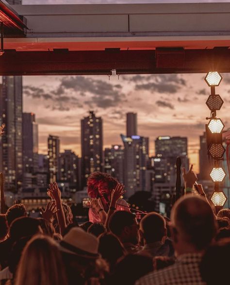 📍 @mayabrisbane - great rooftop party and view in Brisbane. #brisbane #brisbanecity #rooftopparty New York Rooftop, Rooftop Party, Brisbane City, Rooftop Bars, 30th Birthday Parties, Rooftop Bar, 30th Birthday, Brisbane, All Over The World