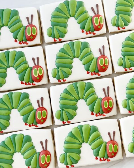 Hungry Caterpillar Cookies, Caterpillar Cookies, Book Shower, Hungry Caterpillar Birthday, Hungry Caterpillar Party, Iced Biscuits, Sugar Cookie Designs, The Very Hungry Caterpillar, Animal Cookies