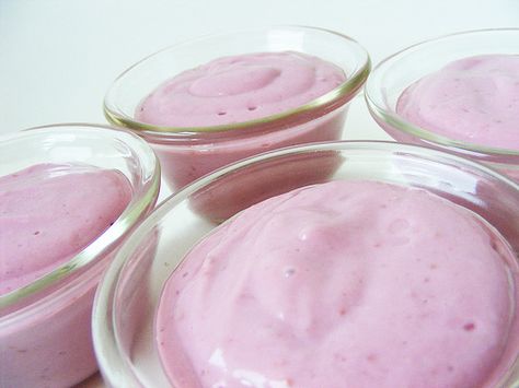 Raspberry Pudding Shots - Vodka & Raspberry Schnapps Raspberry Pudding Shots, Raspberry Pudding, Pudding Shot Recipes, Jello Pudding Shots, Jelly Shots, Alcoholic Desserts, Dessert Shots, Pudding Shots, Raspberry Vodka