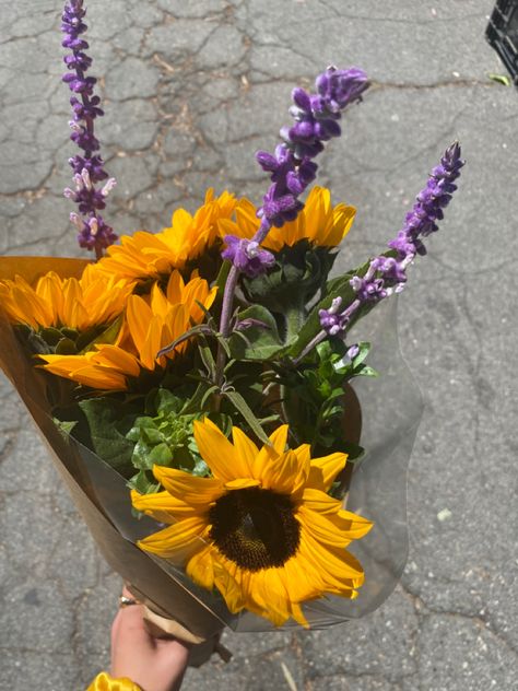 Sunflowers And Lavender, Sun Flower Bouquet Aesthetic, Aesthetic Sunflower Bouquet, Sunflower Daisy Lavender Bouquet, Purple And Yellow Flowers Aesthetic, Asthetic Lavender Flowers, Flower Therapy, Spring Aesthetic, Birthday Presents