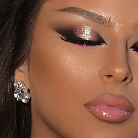 Ball Glam Makeup, Glamours Makeup Look, Dark Glamour Makeup, Arab Bridal Makeup, Royal Makeup Looks, Golden Glam Makeup, Prom Glam Makeup, Arabic Makeup Looks, Dark Glam Makeup