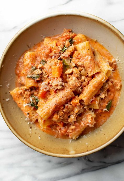 This tasty ground turkey pasta recipe makes a big batch, so you can enjoy a hearty pasta any time! It's like a lighter version of Bolognese, and this simple meaty tomato sauce is ready fast. Ground Turkey Pasta Recipes, Tomato Sauce For Pasta, Turkey Sauce, Ground Turkey Pasta, Turkey Bolognese, Sauce For Pasta, Turkey Pasta, Easy Pasta Sauce, Meat Pasta