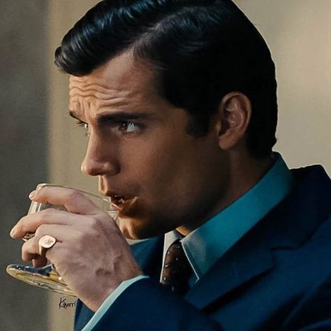 Henry C. Hey, can I have a sip after?? lol Best Spy Movies, Napoleon Solo, Love Henry, Henry Williams, Scott Eastwood, Hollywood Men, The Man From Uncle, Clark Kent, Man Of Steel