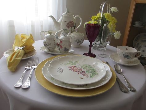 Meadow Tablescape, Tablescapes Spring, Table For One, Lenox Butterfly Meadow, Butterfly Meadow, Spring Tablescapes, Table Set Up, Breakfast Table, China Patterns