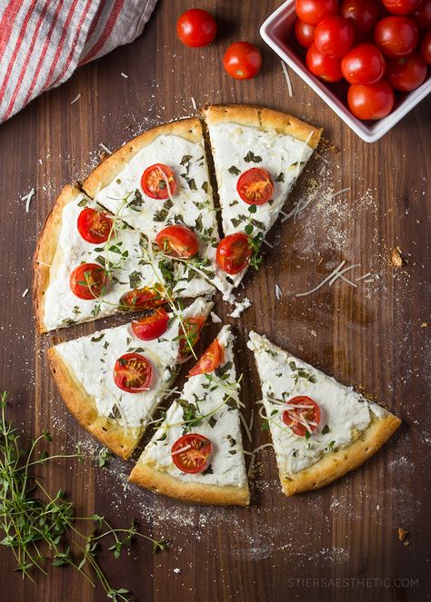 Tomato Basil & Ricotta Pizza — Jonathan Stiers Pizza Asthetics, Pizza Photography, Ricotta Pizza, Pizza Vegana, Pizza Dough Recipe Easy, Easy Pizza Dough, Pizza Margherita, Cauliflower Crust, Easy Pizza