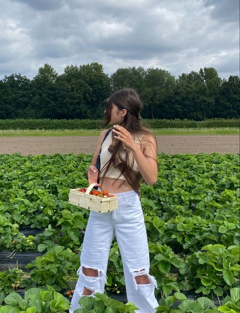 a girl on a strawberry field #strawberries #strawberryfield #brandymelvilleusa #brandymelvilleoutfits Strawberry Field Outfit, Outfits For Strawberry Picking, Strawberry Picking Outfit Aesthetic, Raspberry Girl Aesthetic, Strawberry Field Photoshoot, Strawberry Festival Outfits, Cherry Picking Outfit, Fruit Picking Outfit, Strawberry Fields Aesthetic