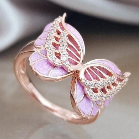 Butterfly Rings, Papillon Rose, Delicate Butterfly, Rings Women, Gold Cocktail, Ring Fashion, Rose Gold Pink, Butterfly Ring, Rhinestone Ring