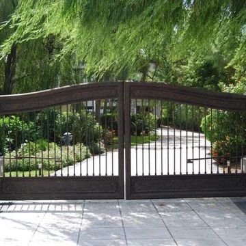 Farm Gates Entrance, Entrance Gates Driveway, Tor Design, Metal Driveway Gates, Wooden Gates Driveway, Ranch Gates, Estate Gates, Modern Gate, House Main Gates Design