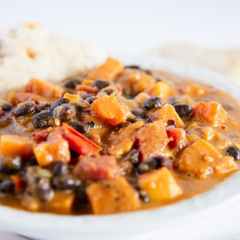 Black Bean Sweet Potato Curry - An Expression Of Food Black Bean Curry, Black Bean Sweet Potato, Vegetarian Main Dish, Beans Curry, Indian Butter Chicken, Sweet Potato Curry, Sweet Potato Black Beans, Easy Curry, Vegetarian Main Dishes