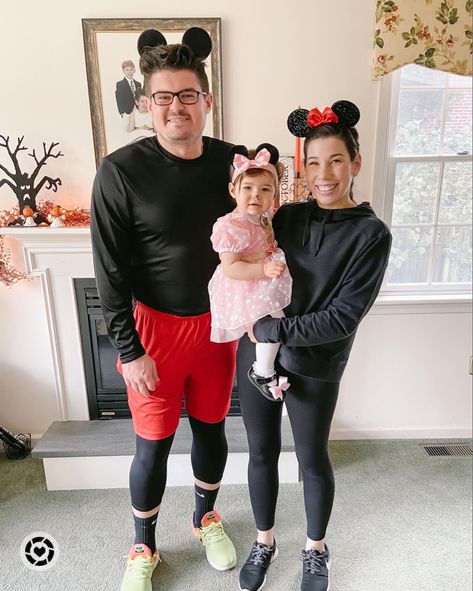 Family Minnie Mouse Costume, Mickey Mouse Family Costume, Family Costumes For 3, Mickey Mouse Halloween Costume, Halloween Costume Disney, Mickey Mouse Family, Mickey Costume, Family Halloween Costume, Mickey Mouse Costume