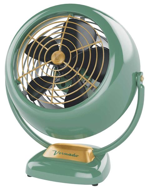 36 retro reproductions brought back in 2014 Vornado Fan, Casa Retro, Table Fans, Aerodynamic Design, Decor Eclectic, Retro Table, Vintage Fans, Desk Fan, Vintage Air