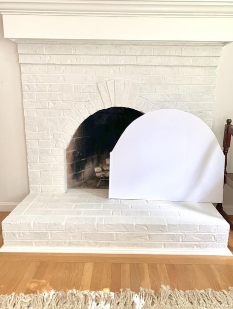 Diy Fireplace Cover, Easy Diy Fireplace, Just Wallpaper, Diy Screen, Fireplace Cover, Fireplace Screen, Fireplace Screens, Diy Summer, Diy Fireplace