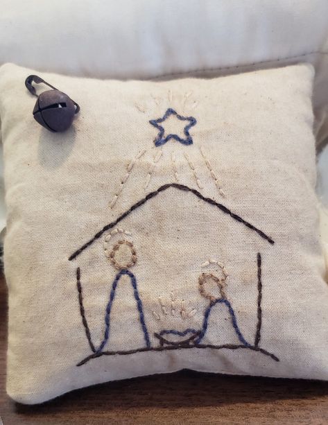 Primitive Christmas Embroidery, Embroidered Nativity Scene, Embroidery Nativity, Embroidered Nativity, Nativity Embroidery, Christmas Embroidery Ideas, Nativity Star, Homemade Pillows, Primitive Embroidery