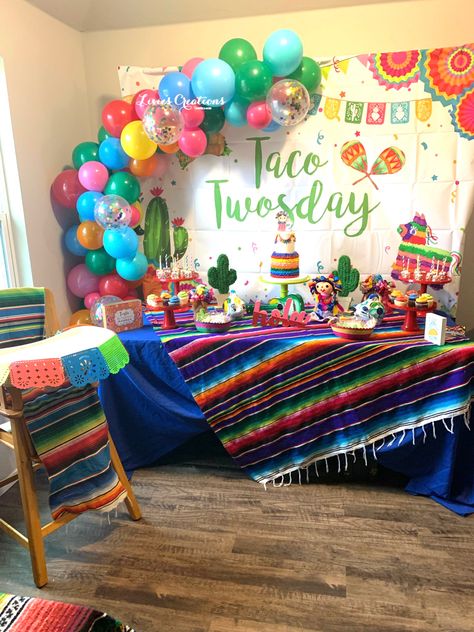 Tacos are a two year olds best friend!! 🌮 Fiesta Two Year Old Party, Taco About 2 Birthday Party, Twins Second Birthday Ideas, Taco Bout Two Birthday, Taco Twosday Birthday Girl, Second Birthday Boys, Taco Twosday, 3 Birthday, Old Best Friends