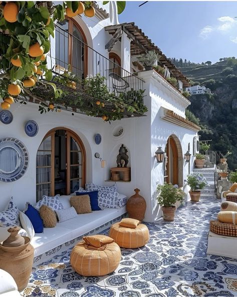 Homely Decor, Castle Aesthetic, Mediterranean Style Homes, Dream Life House, Casas The Sims 4, Spanish Style Homes, Mediterranean Home, Spanish House, Small Houses