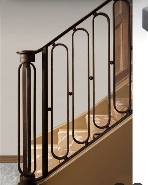 Art Deco Staircase Railing, Art Deco Railing, Art Deco Stairs, Guardrail Design, درابزين السلم, Curved Railing, Interior Stair Railing, Staircase Design Modern, Staircase Railing Design