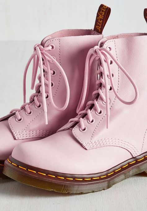 Pink Boots. Lace up CA. You message me when you are on your way please thanks. Doc Martens Outfit, Tout Rose, Mode Shoes, Glitter Rosa, Millennial Pink, Pink Boots, Pastel Pink Aesthetic, Aesthetic Wall, Tickled Pink