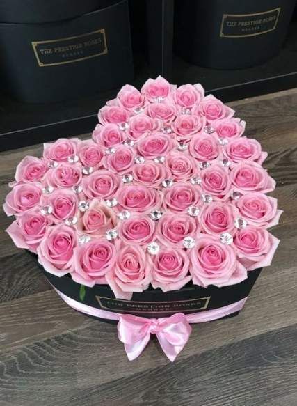 Dozen Of Roses Bouquets, Huge Rose Bouquet, Happy Birthday Flowers, Roses Photography, Birthday Flowers Bouquet, Rosen Box, Pink Rose Bouquet, Beautiful Pink Roses, Roses Bouquet