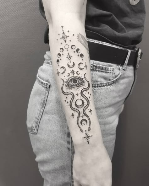 Esoteric Tattoo, Witchcraft Tattoos, Celestial Tattoo, Hippie Tattoo, Evil Eye Tattoo, Inspiration Tattoos, Stomach Tattoos, Spiritual Tattoos, Stylist Tattoos