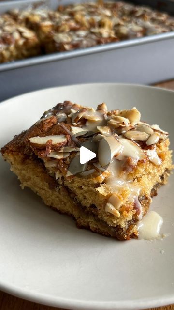 Almond Honey Cake, Almond Sweets, Nuts Recipes, Christmas Morning Recipes, Honey Bun Cake, Almond Desserts, Bun Cake, Cinnamon Honey, Honey Bun