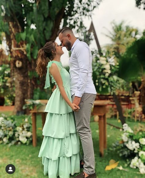 Couple Poses At Wedding Guest, Green Formal Gown, Young Couples Photography, Satin Sleeves, Fall Wedding Tables, Whole Life Insurance, 21st Birthday Photoshoot, Prom Poses, Couple Picture Poses