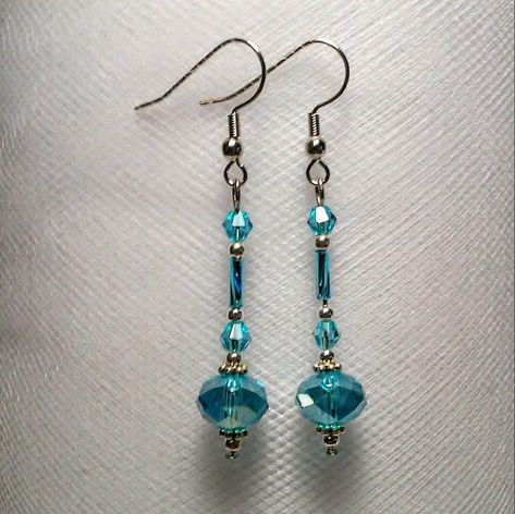 Diy Earrings Dangle, Anting Manik, Diy Earrings Easy, Jewelry Making Classes, Bottle Earrings, Beaded Earrings Diy, Easy Jewelry, Jewelry Making Earrings, Earrings Diy