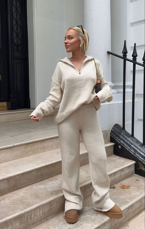 Beige Knit Pants Outfit, Beige Lounge Pants Outfit, White Knit Pants Outfit, Every Day Fall Outfits, Beige Pants Aesthetic, Beige Two Piece Outfit, Beige Flare Pants Outfit, Winter Outfit Board, Knitted Pants Outfit