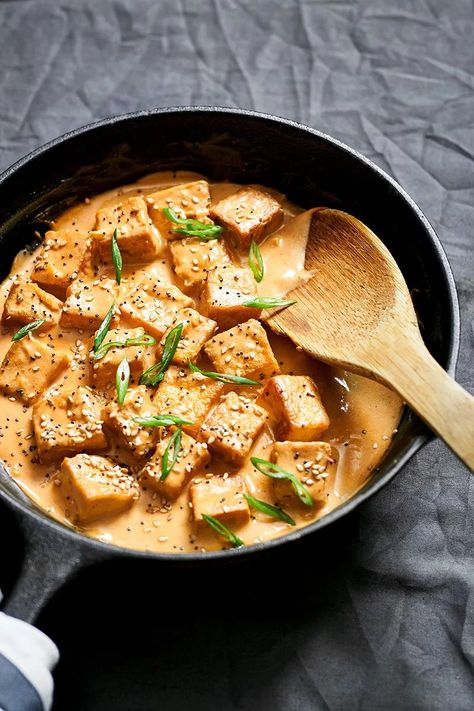 Tahini Tofu, Stir Fry Dinner Recipes, Tofu Stir Fry Recipe, Tofu Spicy, Restaurants Recipes, Recipe Tofu, Tofu Cubes, Tahini Sauce Recipe, Tahini Recipe