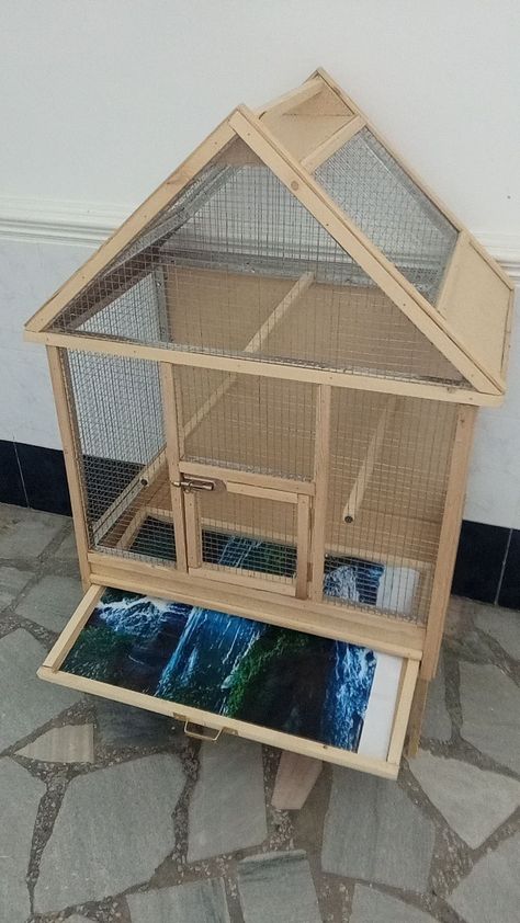 Parrot Habitat, Wooden Bird Cage, Bird Cage Ideas, Homemade Bird Toys, Diy Bird Cage, Bird Cage Design, Pet Bird Cage, Diy Birds, Wooden Bird