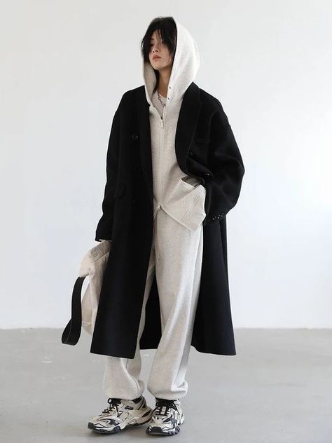 Nice product but bad seams. 170 60 kilos L size has become big Coat Hoodie Outfit, Trench Coat Black Outfit, Japanese Winter Style, Hoodie Coat Outfit, Black Trench Coat Outfit, Japanese Winter Fashion, Hoodie Ootd, Womens Hooded Sweater, Hoodie And Joggers