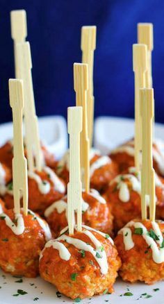 Slow Cooker Buffalo Chicken Meatballs Chicken Meatballs Crockpot, Meatball Appetizer Crockpot, Appetizers Meatballs, Slow Cooker Buffalo Chicken, Crockpot Appetizers, Buffalo Chicken Meatballs, Walden Farms, Appetizer Meatballs, Crock Pot Meatballs