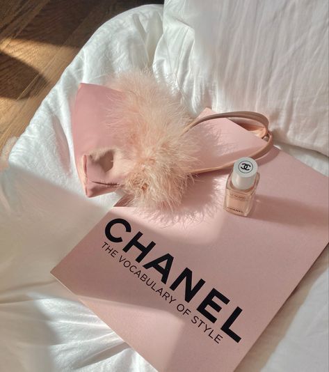 Pink chanel, chanel aesthetic, pink aesthetic, designer books decor, pink wallpaper, pink vibes, girly things, blush pink Chanel Aesthetic, Tas Fashion, Pink Chanel, Pastel Pink Aesthetic, Classy Aesthetic, Pink Vibes, Princess Aesthetic, Feminine Aesthetic, Everything Pink