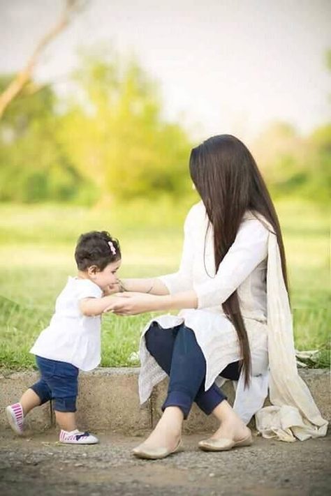 25 Coolest Matching Outfits For Pakistani Mother Daughter - Part 2 Mommy Daughter Dresses, Mom Daughter Matching Dresses, Mom And Baby Dresses, Daughter Fashion, Mom Daughter Outfits, Daughter Outfits, Mother Daughter Fashion, Mother Daughter Matching Outfits, Mother Daughter Dresses Matching