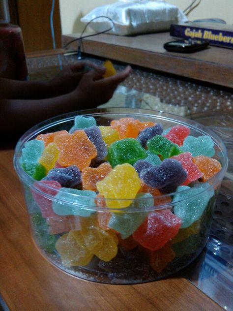 Gummy candy 'yuppi' Yupi Gummy, Gummy Bears, Gummy Candy, Sweet Recipes, Watermelon, Snack Recipes, Bears, Candy, Snacks