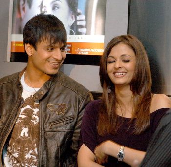 Aishwarya Rai and Vivek Oberoi Ram Gopal Varma, Vivek Oberoi, Koffee With Karan, Bollywood Couples, The Early 2000s, Soft Boy, To Forgive, Past Relationships, Aishwarya Rai