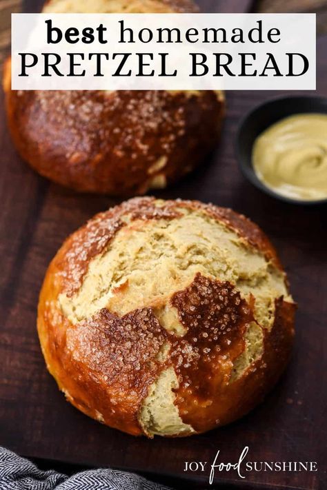 The best Homemade Pretzel Bread (or Pretzel Rolls) recipe. Once you make this you will never be able to eat store-bought pretzel bread again! It's dense, soft, chewy, buttery, salty and irresistibly delicious. Pretzel Bread Recipe, Pretzel Roll Recipe, Homemade Pretzel, Pretzel Bread, Recipe Bread, Pretzel Rolls, Homemade Pretzels, Homemade Recipe, Bread Machine Recipes