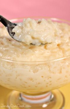 Rice Pudding recipe from Jenny Jones (JennyCanCook.com) - Super easy recipe for a creamy pudding made with arborio rice. Best Rice Pudding, Best Rice Pudding Recipe, Rice Pudding Recipe Easy, Jenny Can Cook, Homemade Rice Pudding, Pudding Recipes Homemade, Easy Rice Pudding, Old Fashioned Rice Pudding, Rice Pudding Recipes