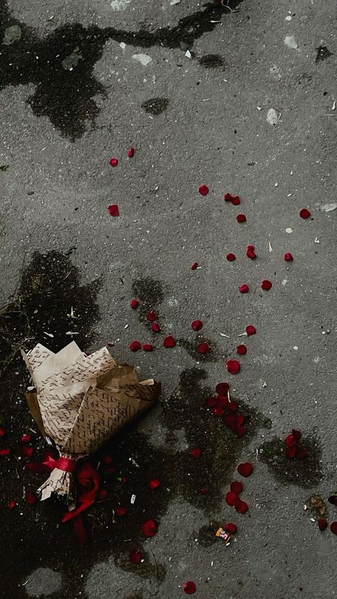 Lovers Background, Deep Red Roses, Snap Streak Ideas Easy, Nothing But Flowers, Aesthetic Videos For Edits Love, Girly Art Illustrations, Fantasy Aesthetic, Sky Aesthetic, Aesthetic Iphone Wallpaper