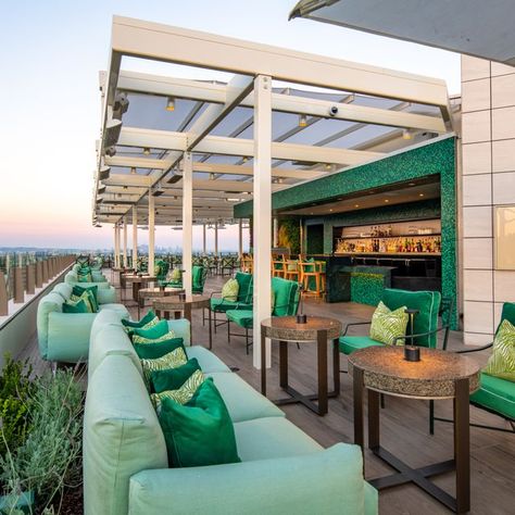 Beverly Hills Restaurants, Restaurants In Los Angeles, Rooftop Restaurants, Malia Obama, Waldorf Astoria, Rooftop Restaurant, Beverly Hilton, Urban Oasis, Rooftop Pool