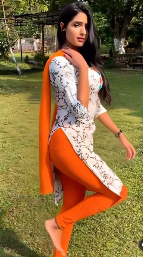 Punjabi Models, Big Women Fashion, Hot Dresses Tight, Hot Women Dress, Beautiful Dresses Short, Seductive Clothes, Beautiful Muslim Women, Bollywood Girls