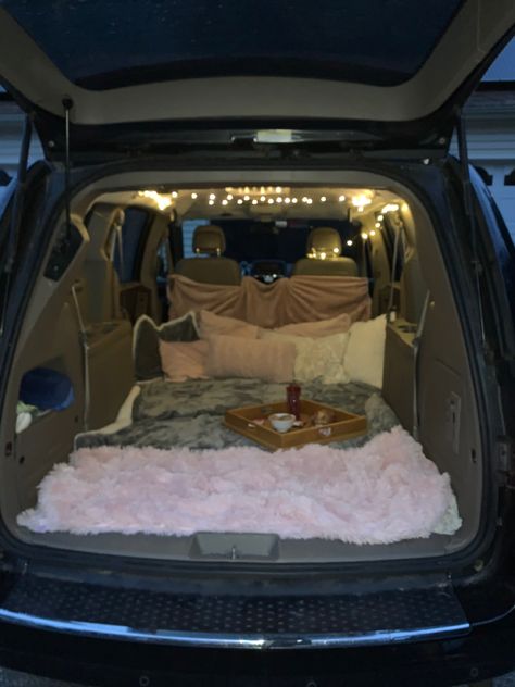 Car Boot Date, Car Trunk Date, Trunk Sleepover, Cute Car Backseat, Trunk Bed Date, Car Sleepover, Fl Aesthetic, Backseat Bed, Stage Room