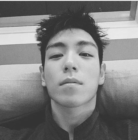 Choi Seung Hyun - best selfie, my favorite picture of you T.O.P Big Bang Kpop, G Dragon Top, Top Choi Seung Hyun, Gd And Top, Big Bang Top, Vip Bigbang, G-dragon, Top Bigbang, Choi Seung Hyun