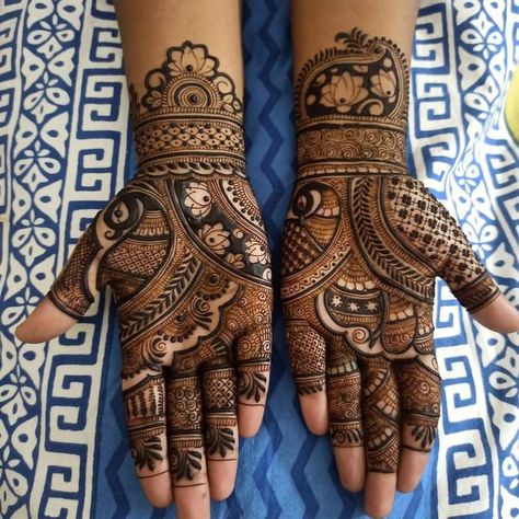 Mehendi Designs For Hands Unique Latest, Small Mehndi, Latest Mehndi Designs Wedding, Indian Mehendi, Henna Tattoo Design, Round Mehndi Design, Traditional Mehndi Designs, Finger Mehndi, Tattoos Henna